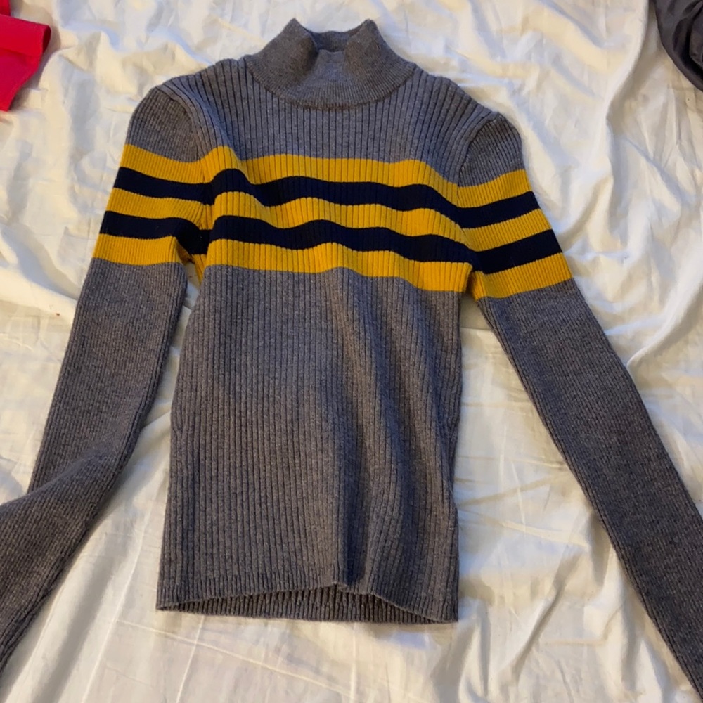 Women’s Forever 21 Turtleneck Sweater